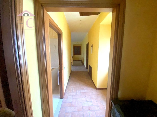 casale dell800 ristrutturato con terreno pianeggiante 15.png